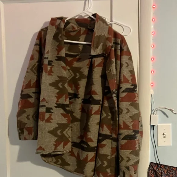 Shacket - Picture 1 of 2